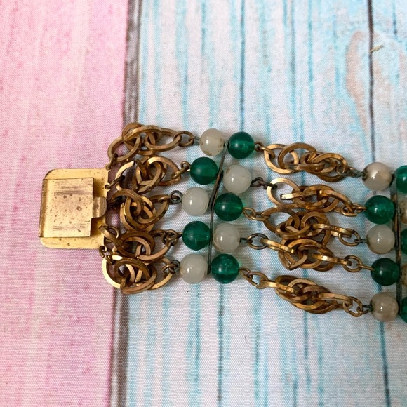 Vintage Elegant Gold and Green Chain Bracelet - Picture 2 of 5